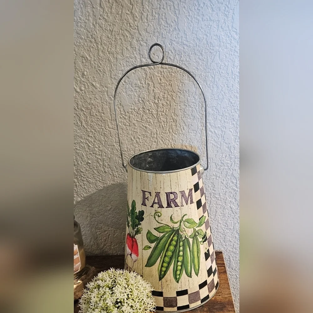 Black And White Checkered Metal Farm Garden Bucket